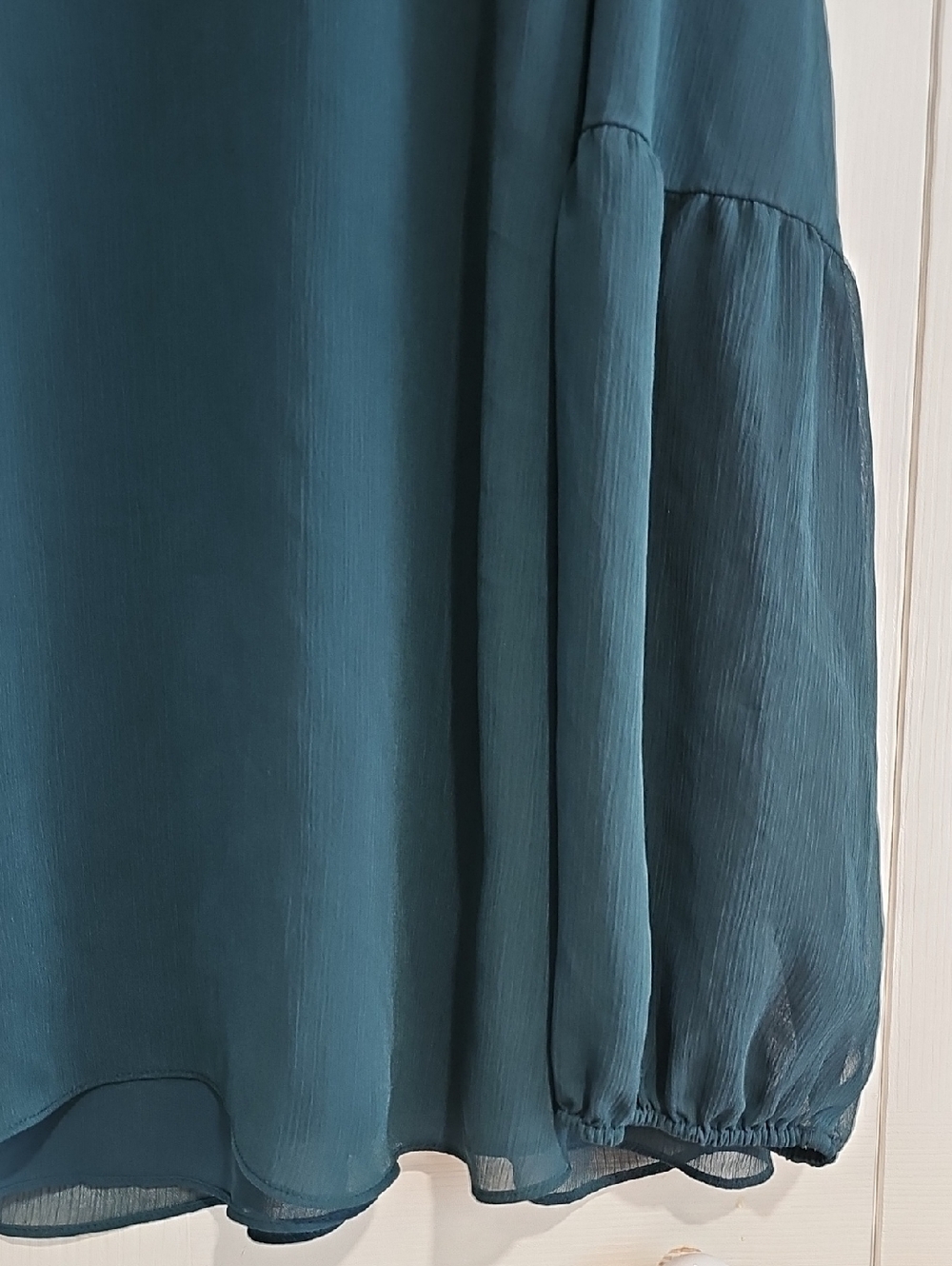 🌲 Elegant Forest Green Chiffon Blouse | Flowy Bell Sleeve | Size 2X - Picture 3 of 6